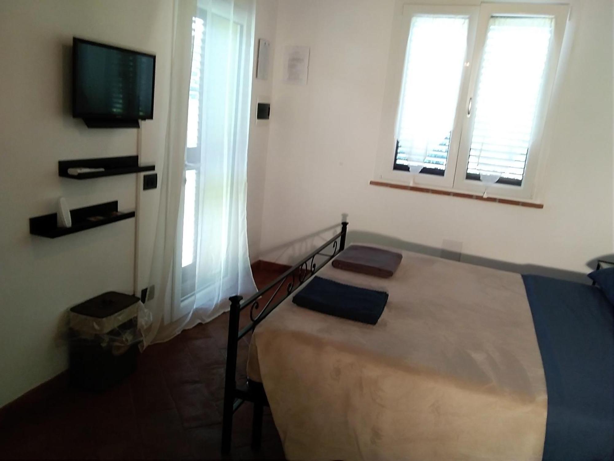 Il Poggio Hotel Понтедера Екстериор снимка